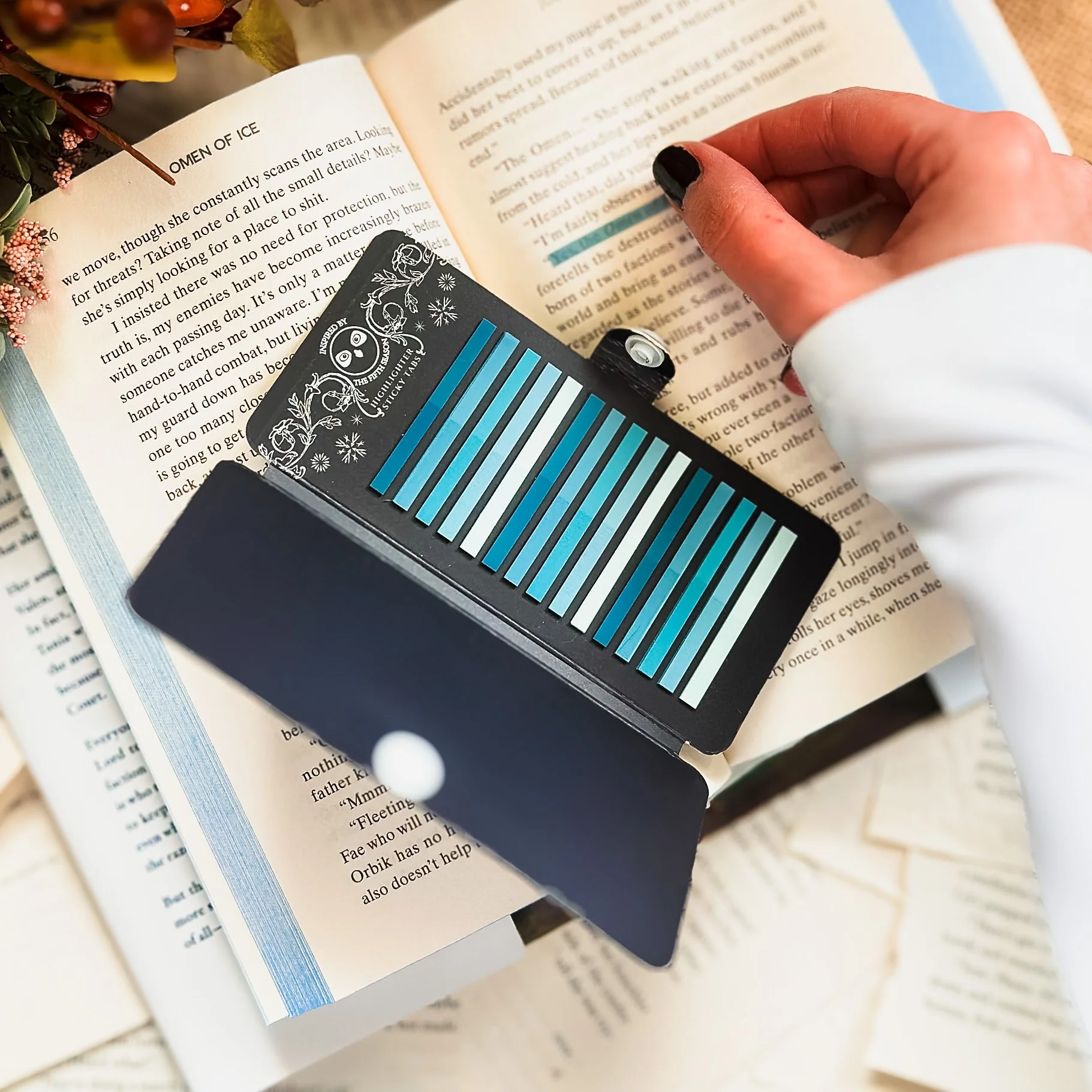 OwlCrate 'THROUGH THE SEASONS' Box - Image 10