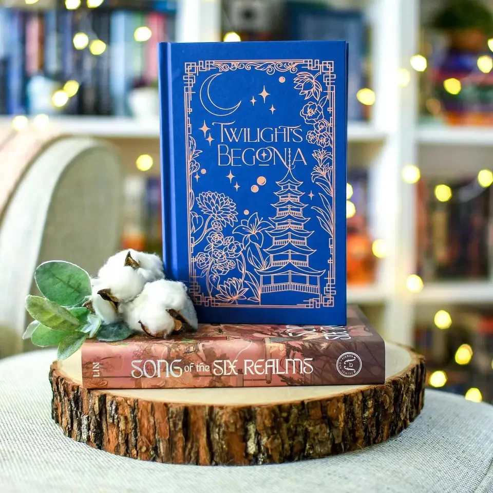 OwlCrate 'TRAVERSE THE REALMS' Box - Image 4